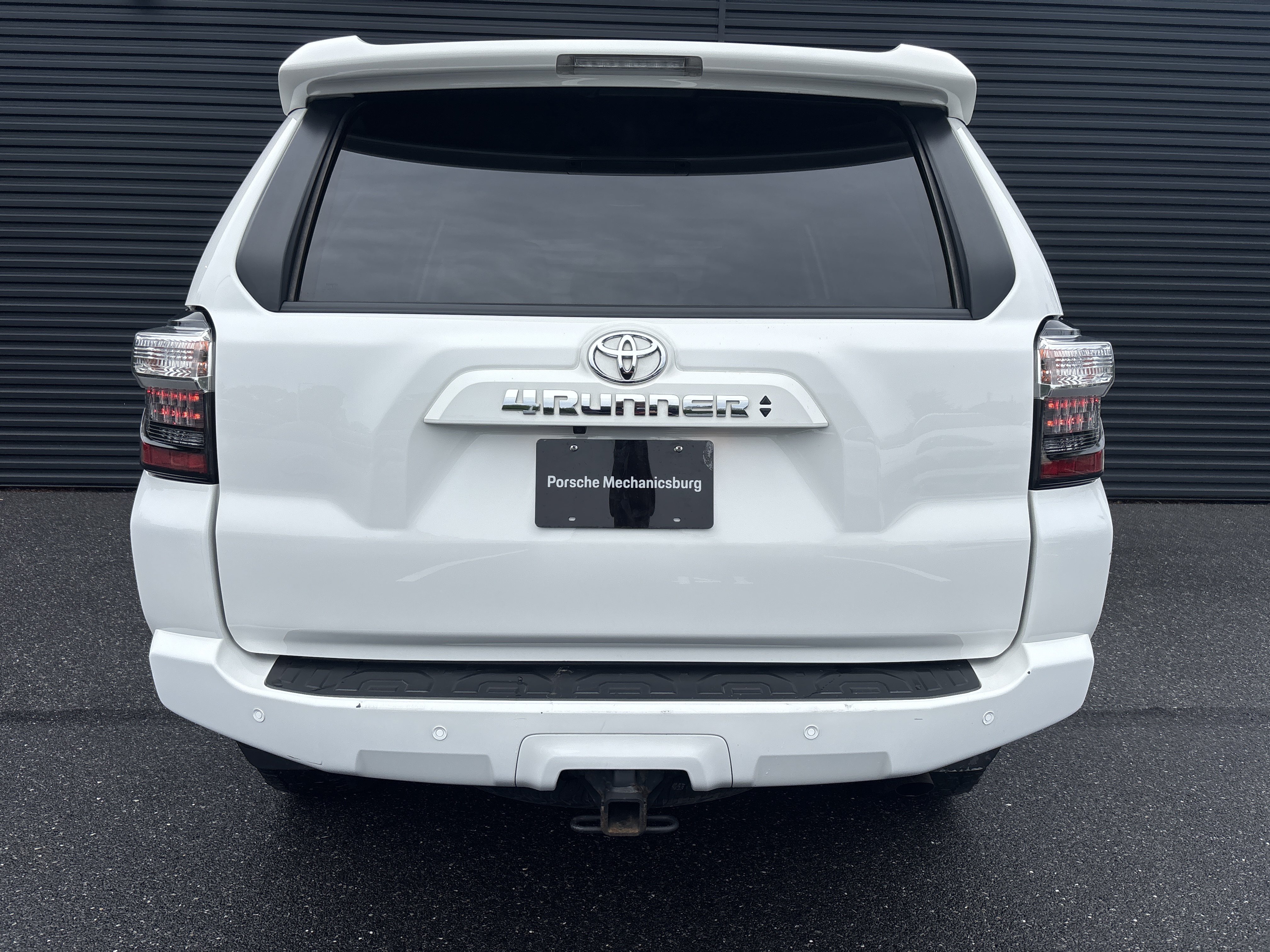 Used 2020 Toyota 4Runner SR5 Premium w/ Moonroof Package AWD/4WD image 3