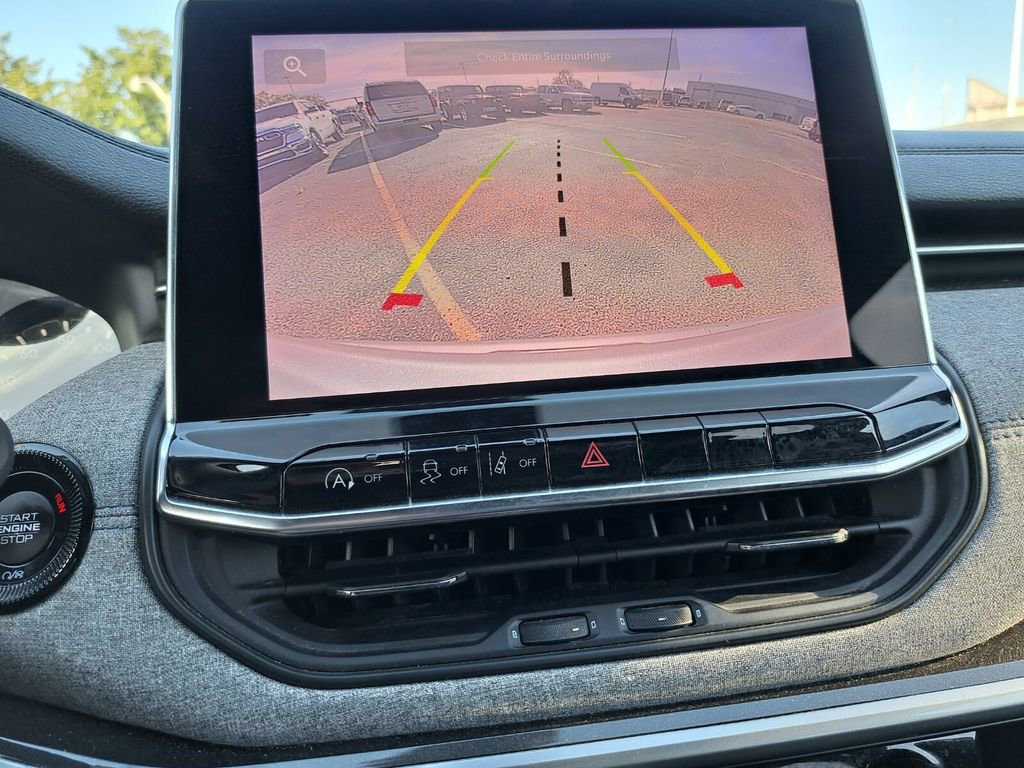 Used 2023 Jeep Compass Sport image 11