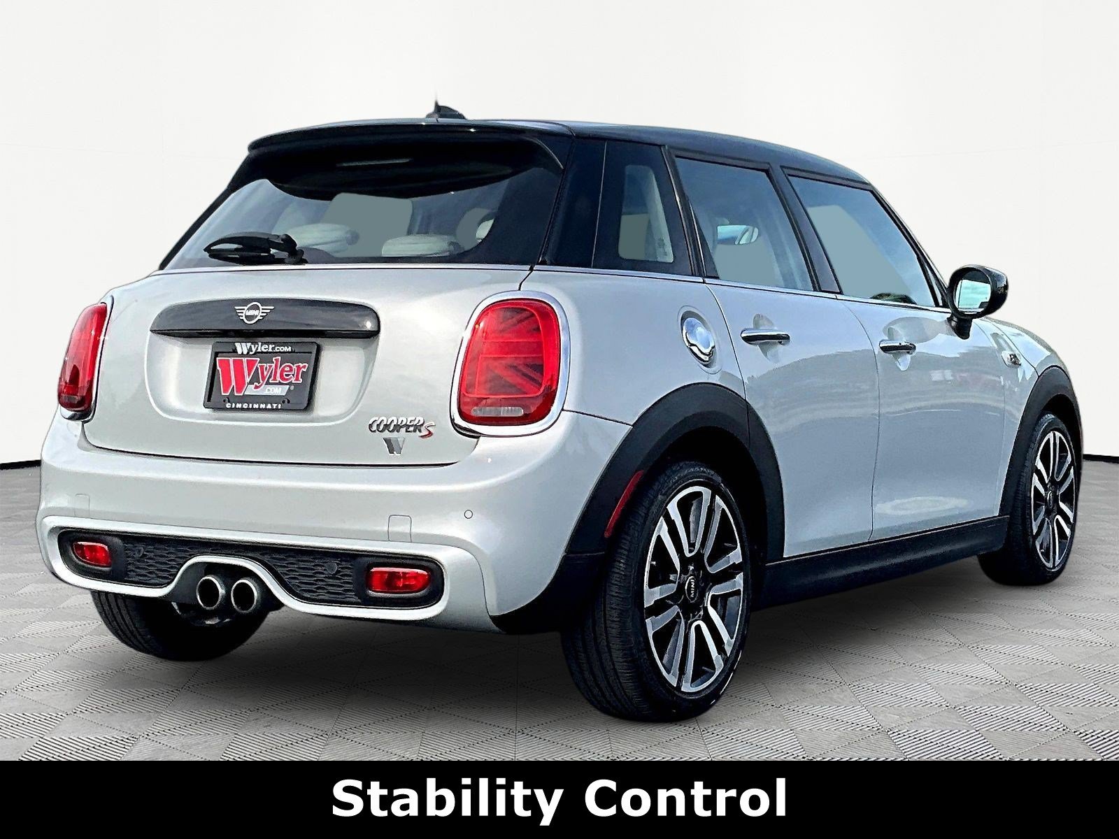 Used 2021 MINI Cooper S w/ Signature Upholstery Package FWD image 6