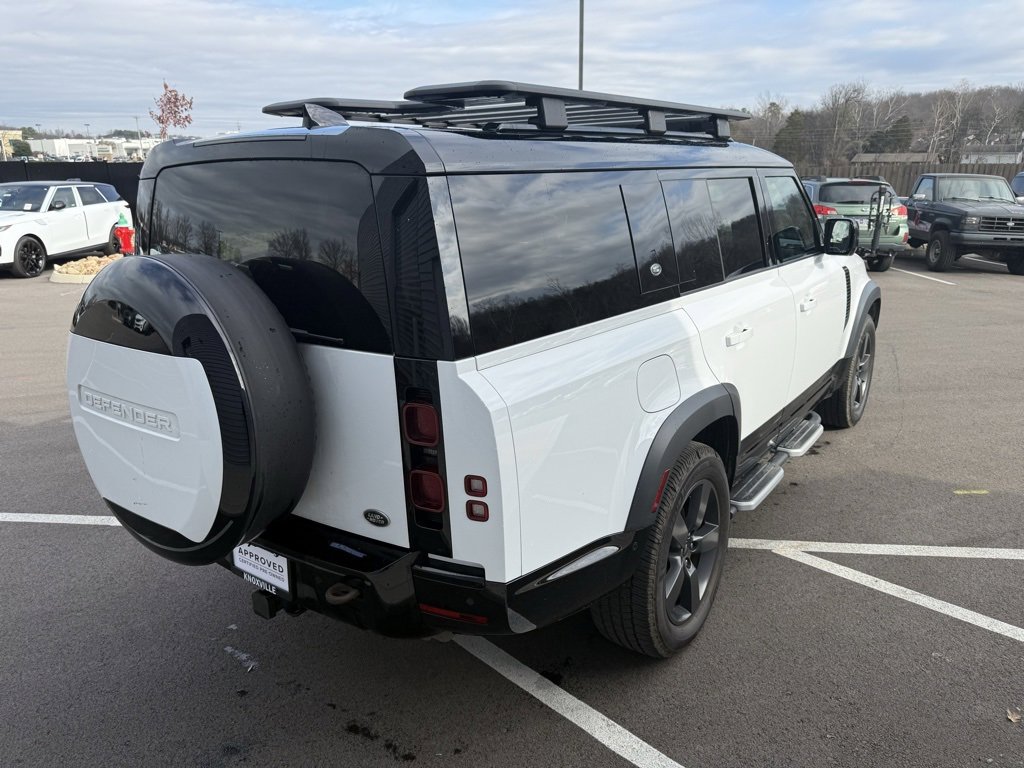 Used 2023 Land Rover Defender 130 X-Dynamic SE image 9