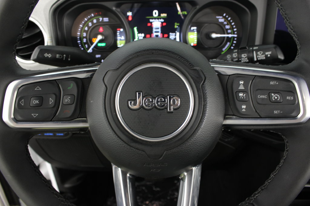 Used 2025 Jeep Wrangler Unlimited Sahara w/ Safety Group AWD/4WD image 12