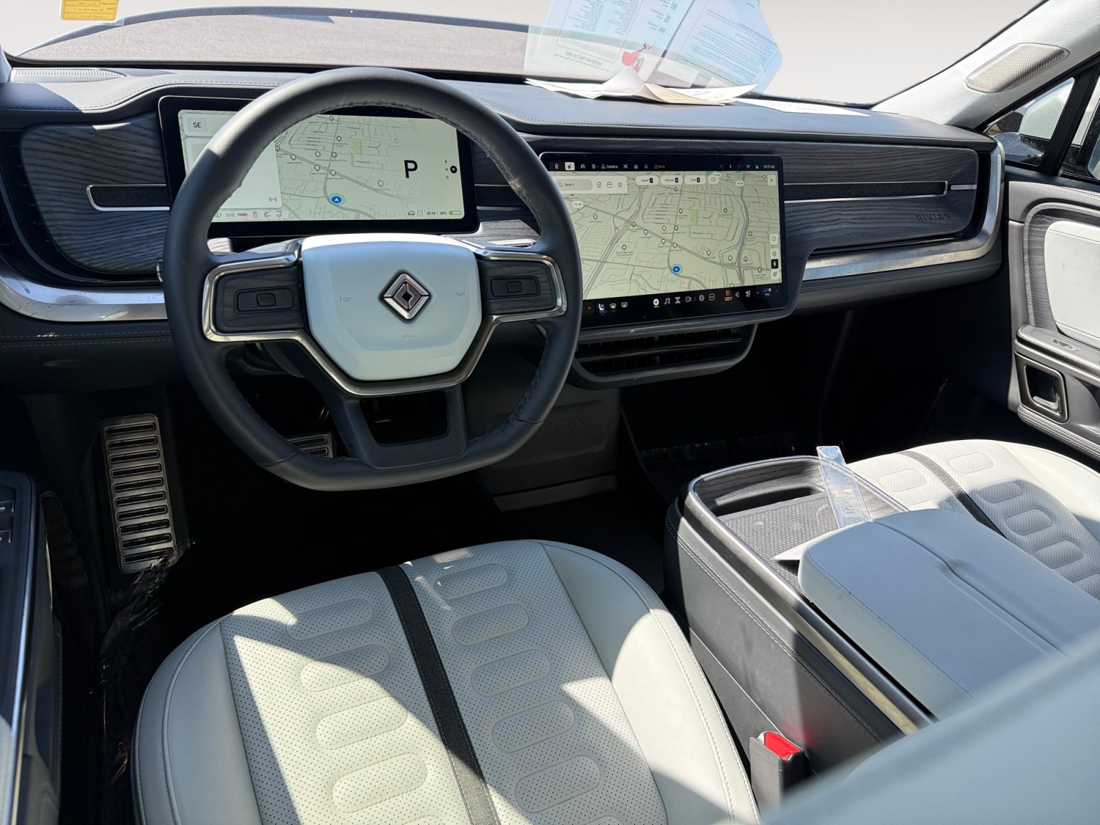 Used 2024 Rivian R1S Adventure Dual AWD/4WD image 15