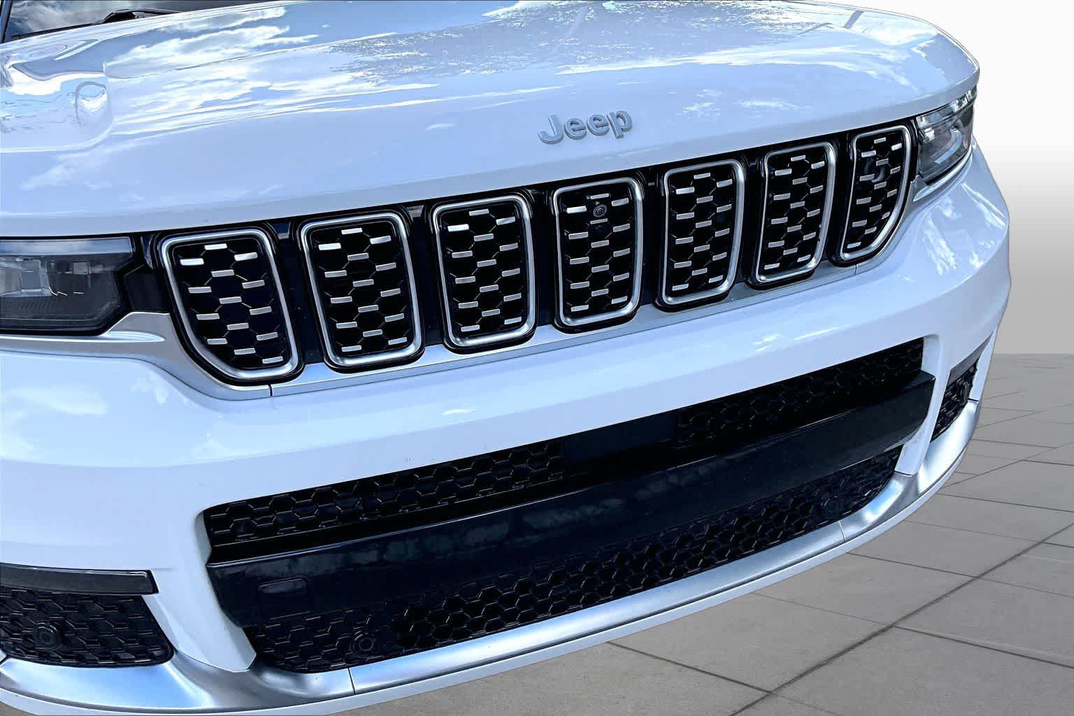Used 2024 Jeep Grand Cherokee L Summit w/ Advanced Protech Group IV AWD/4WD image 30