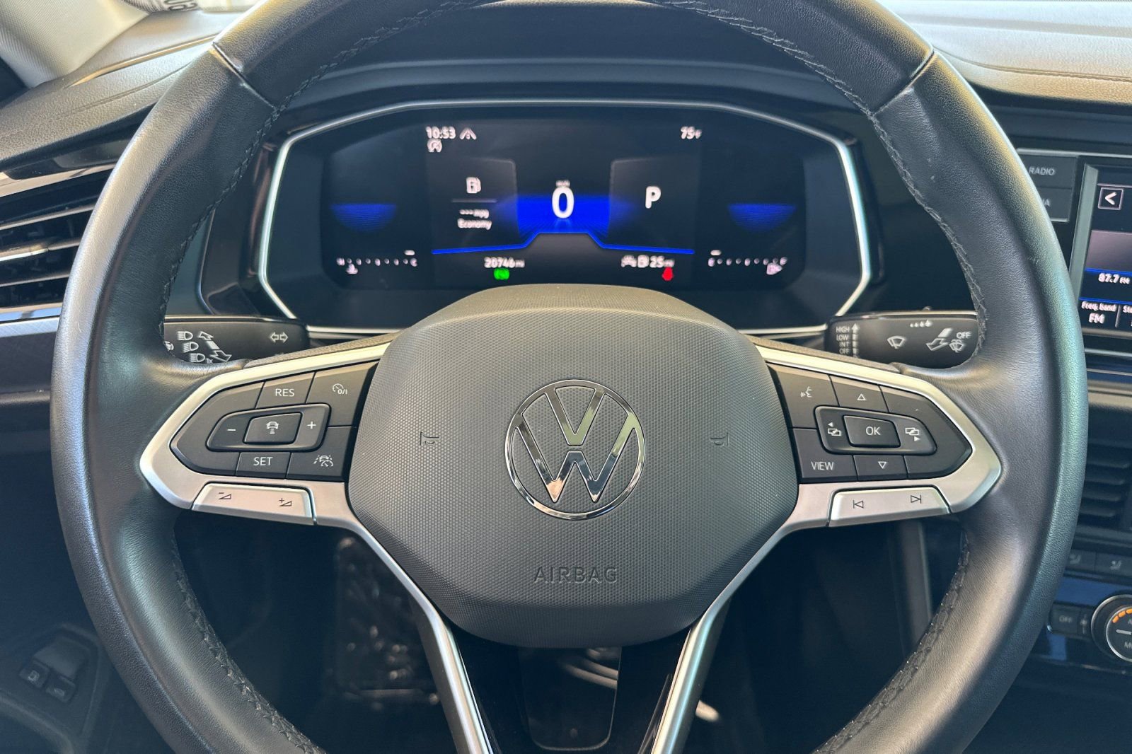 Used 2024 Volkswagen Jetta SE w/ Panoramic Sunroof Package image 22