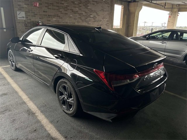Used 2023 Hyundai Elantra SEL image 2