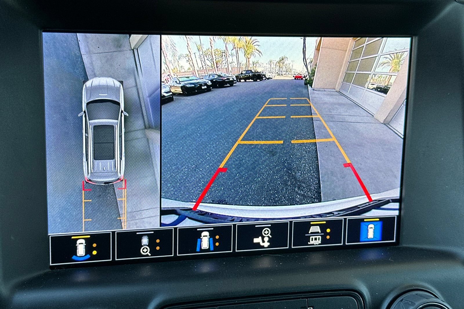 Certified 2022 GMC Terrain AT4 w/ Infotainment Package II AWD/4WD image 21