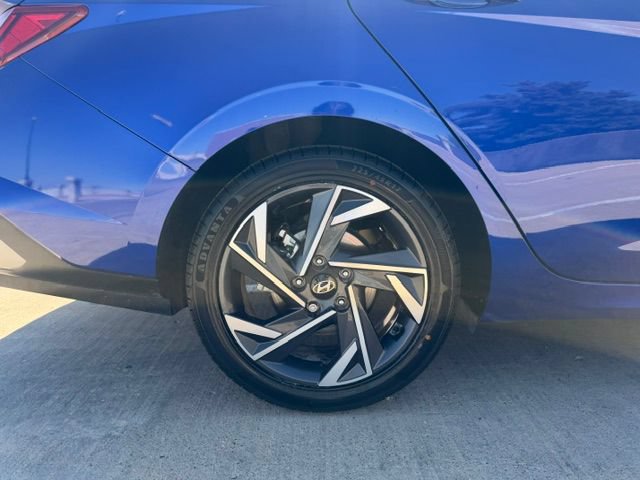 Used 2024 Hyundai Elantra Limited FWD image 9