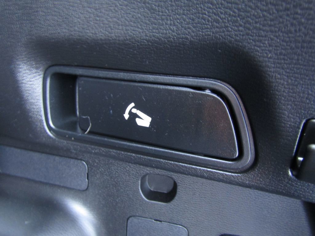 Used 2024 Mitsubishi Outlander SEL image 37