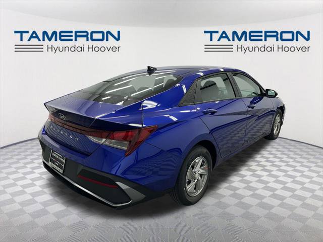 New 2026 Hyundai Elantra SE w/ Cargo Package image 5