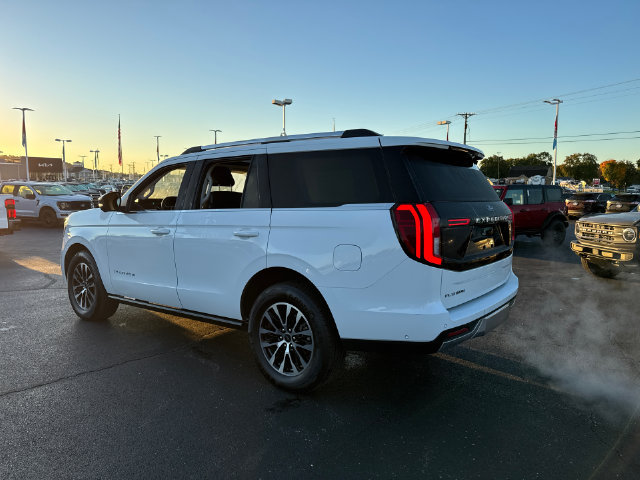 Used 2025 Ford Expedition Platinum AWD/4WD image 5