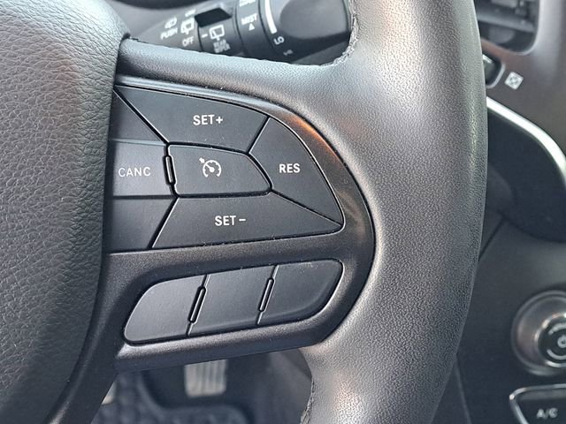 Used 2022 Jeep Cherokee Trailhawk AWD/4WD image 12