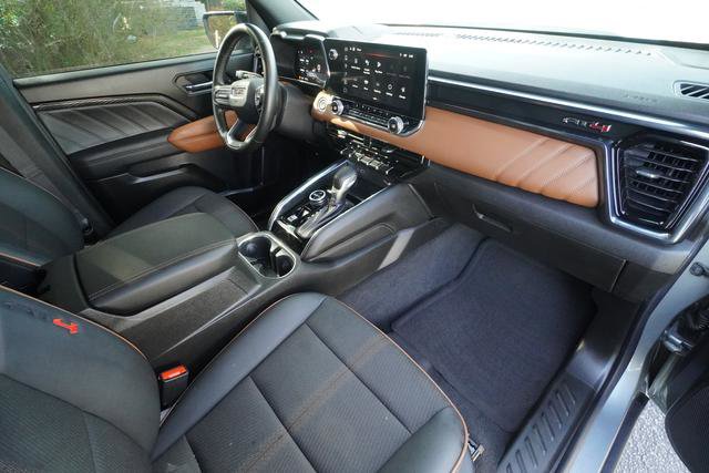 Used 2024 GMC Canyon AT4 w/ Technology Package image 26