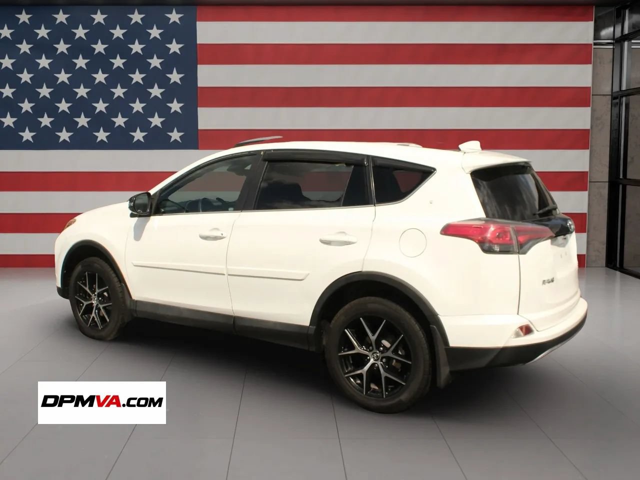 Used 2017 Toyota RAV4 SE AWD/4WD image 5