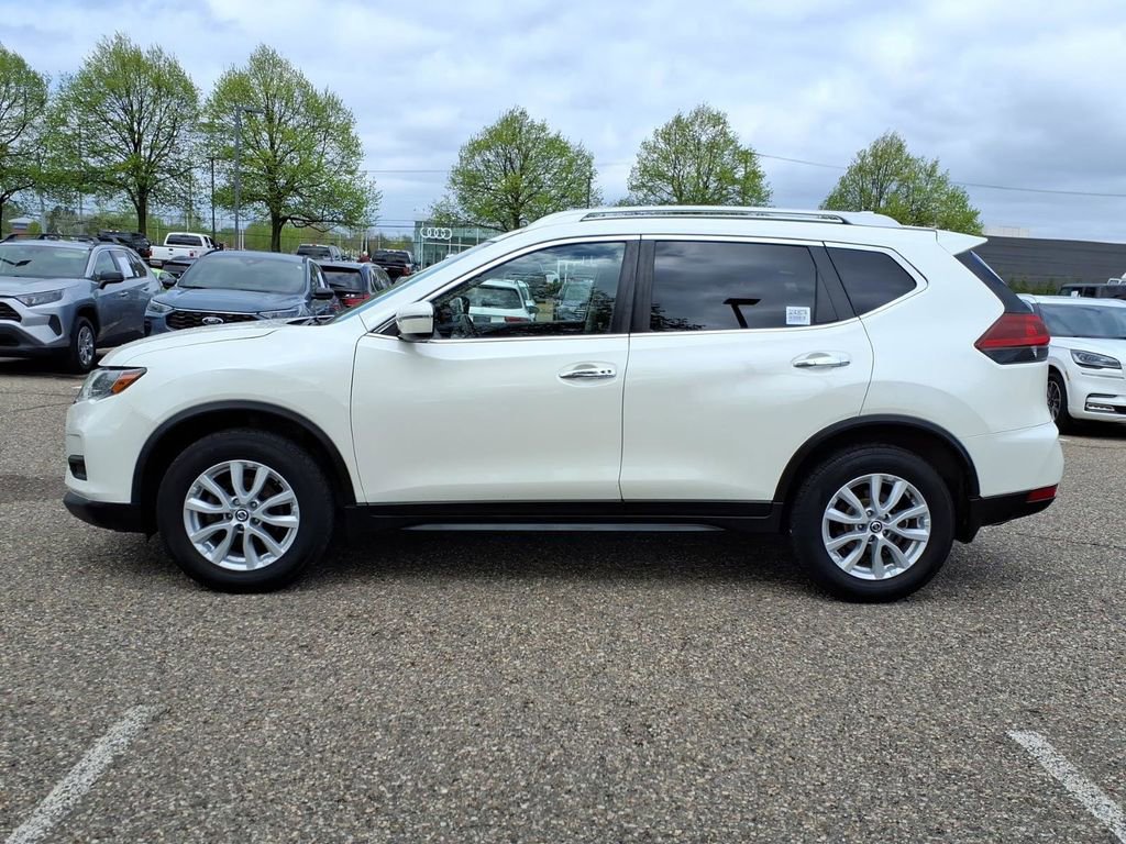 Used 2018 Nissan Rogue SV AWD/4WD image 2