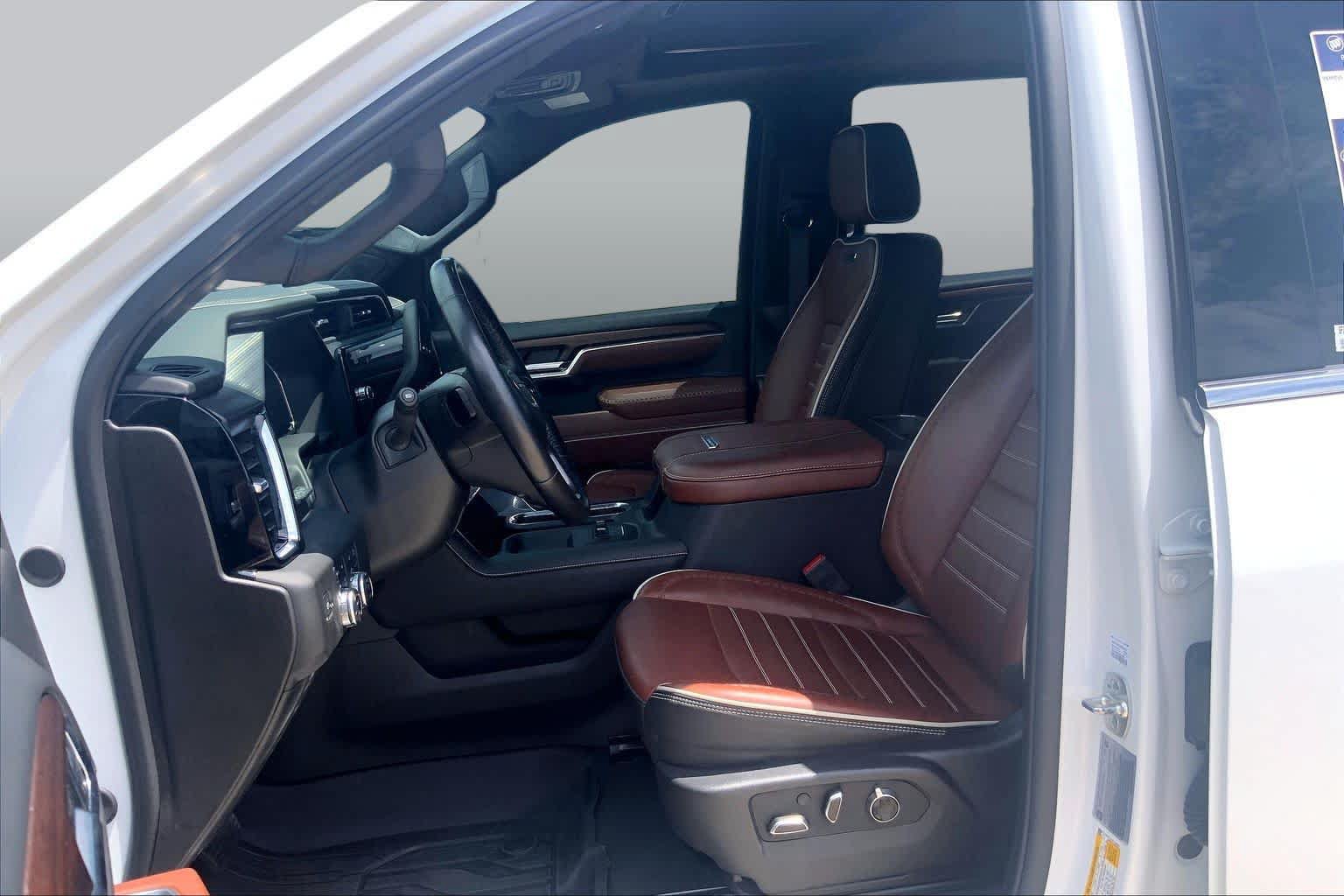 Certified 2025 GMC Sierra 2500 Denali Ultimate AWD/4WD image 8