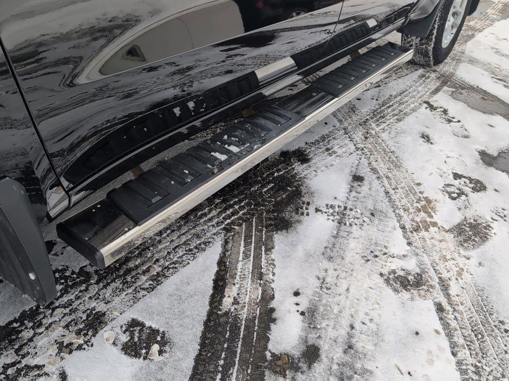 Used 2024 Chevrolet Silverado 1500 LT w/ Z71 Off-Road Package image 8