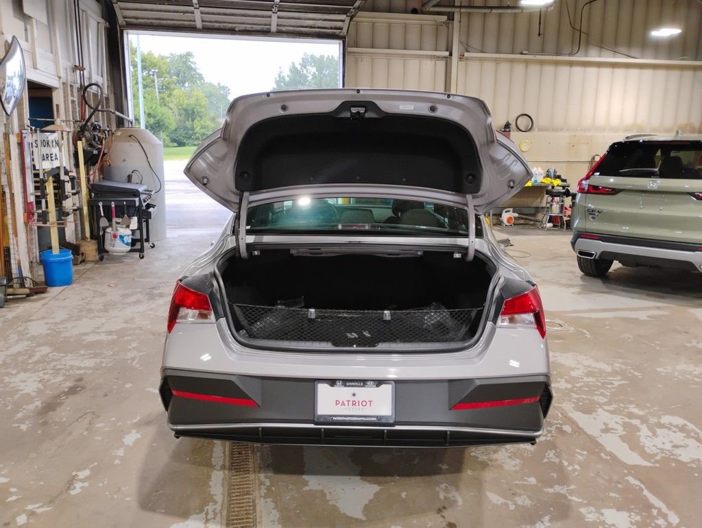 Used 2025 Hyundai Elantra Sport image 10