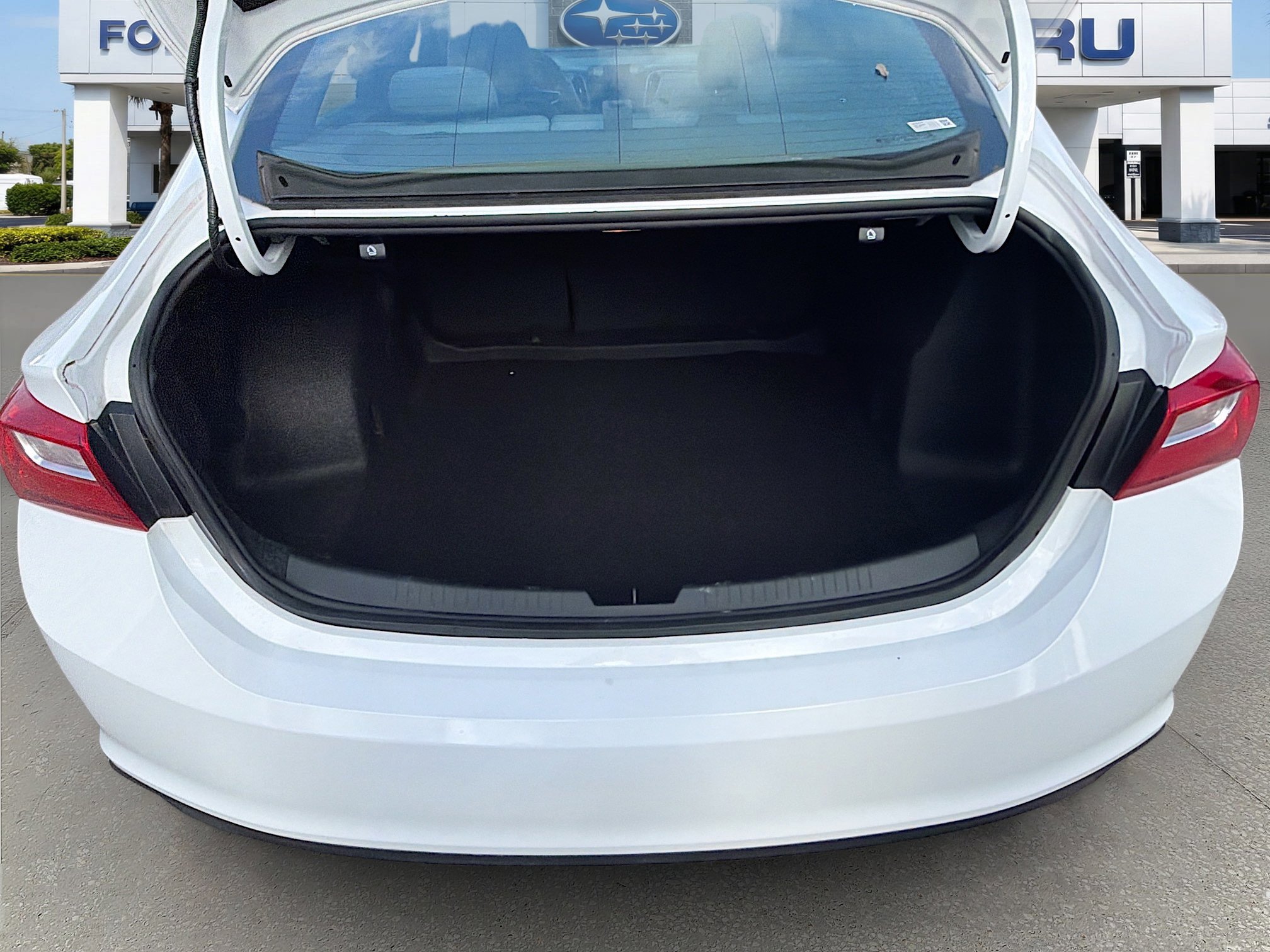 Used 2021 Chevrolet Malibu LS image 12