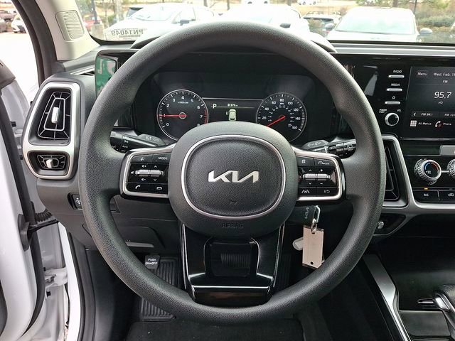 Used 2023 Kia Sorento LX image 20