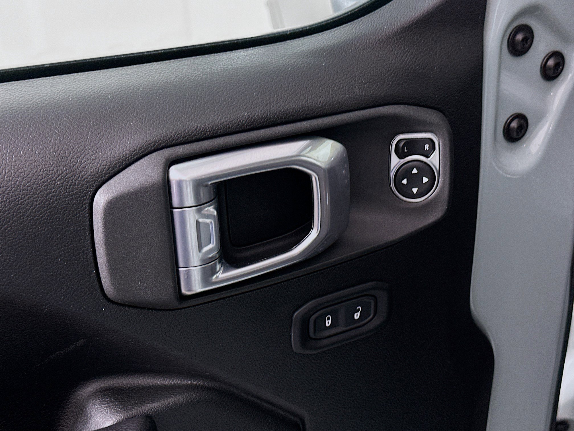 Used 2023 Jeep Wrangler Unlimited w/ Cold Weather Group image 15