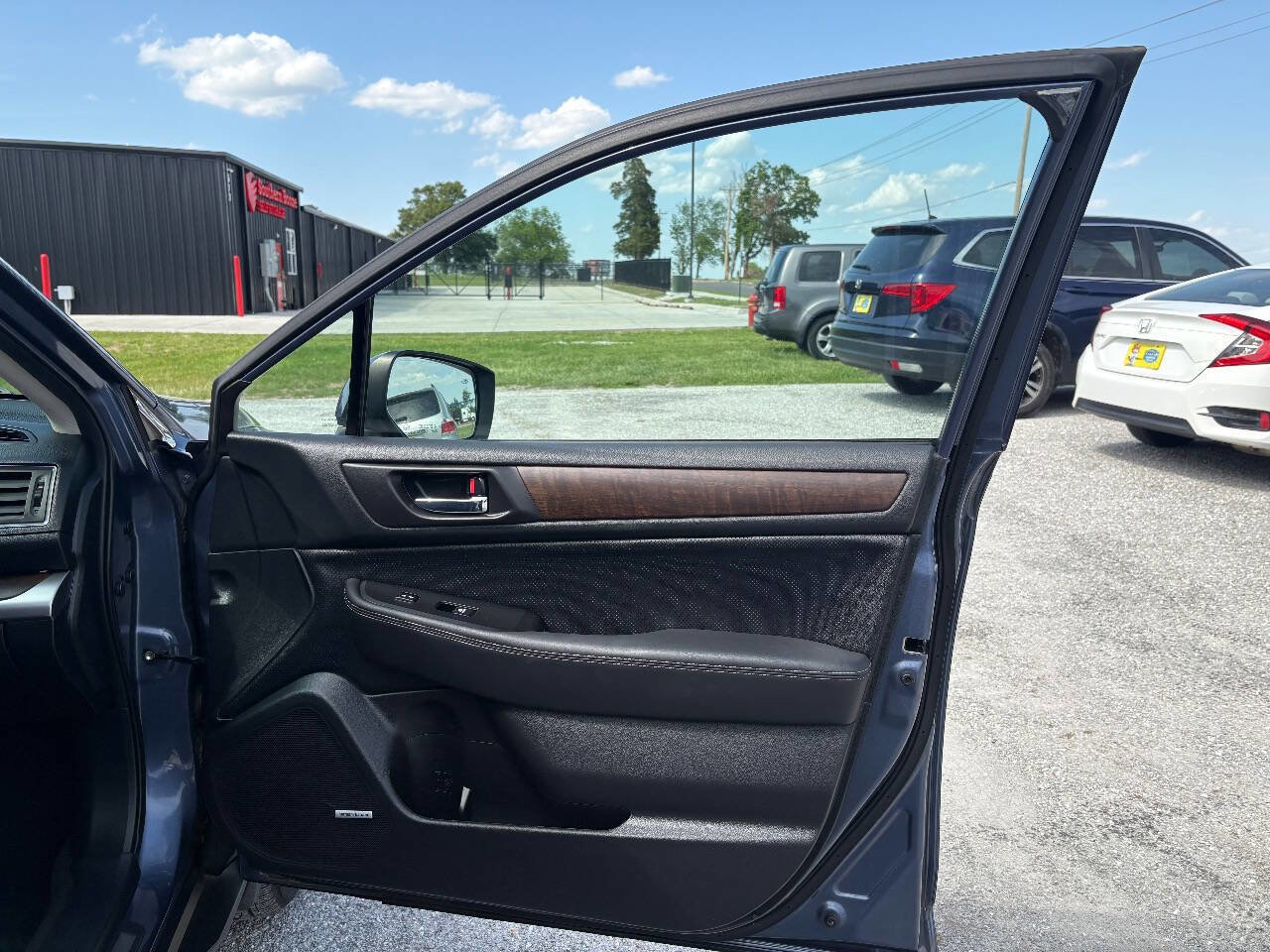 Used 2015 Subaru Outback 2.5i Limited AWD/4WD image 28