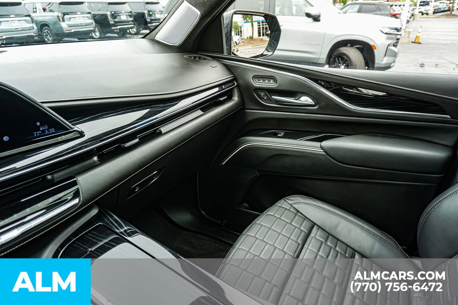 Used 2024 Cadillac Escalade ESV V AWD/4WD image 64
