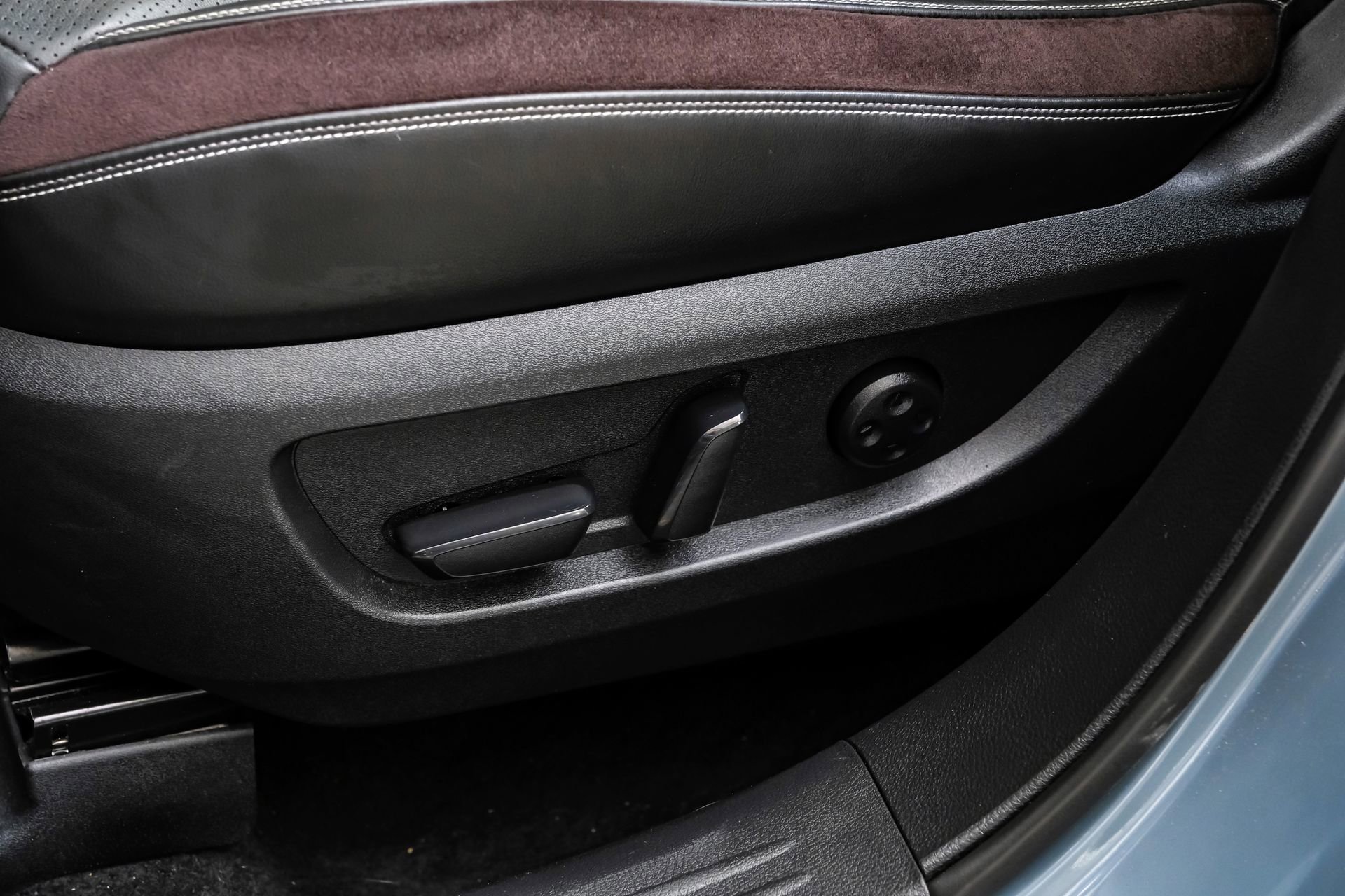 Used 2023 INFINITI QX50 Sensory image 35