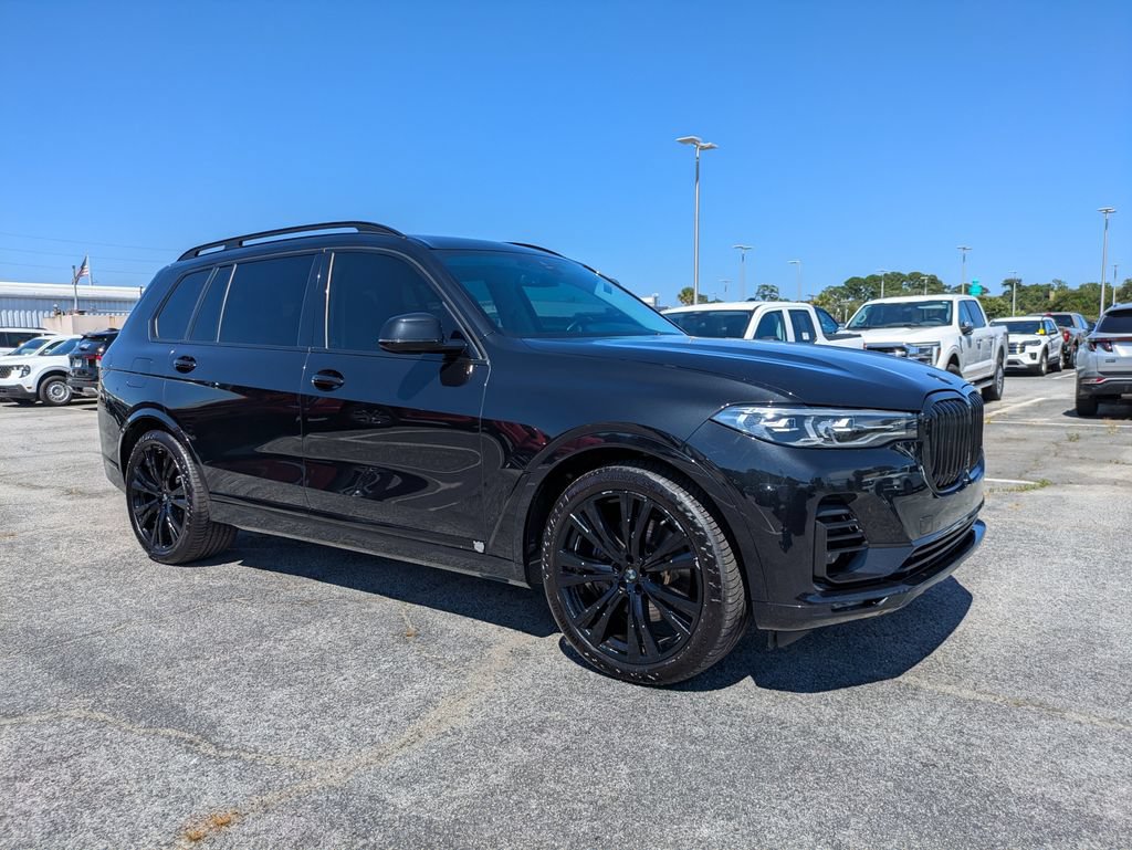 Used 2021 BMW X7 xDrive40i w/ Premium Package 2 AWD/4WD image 2