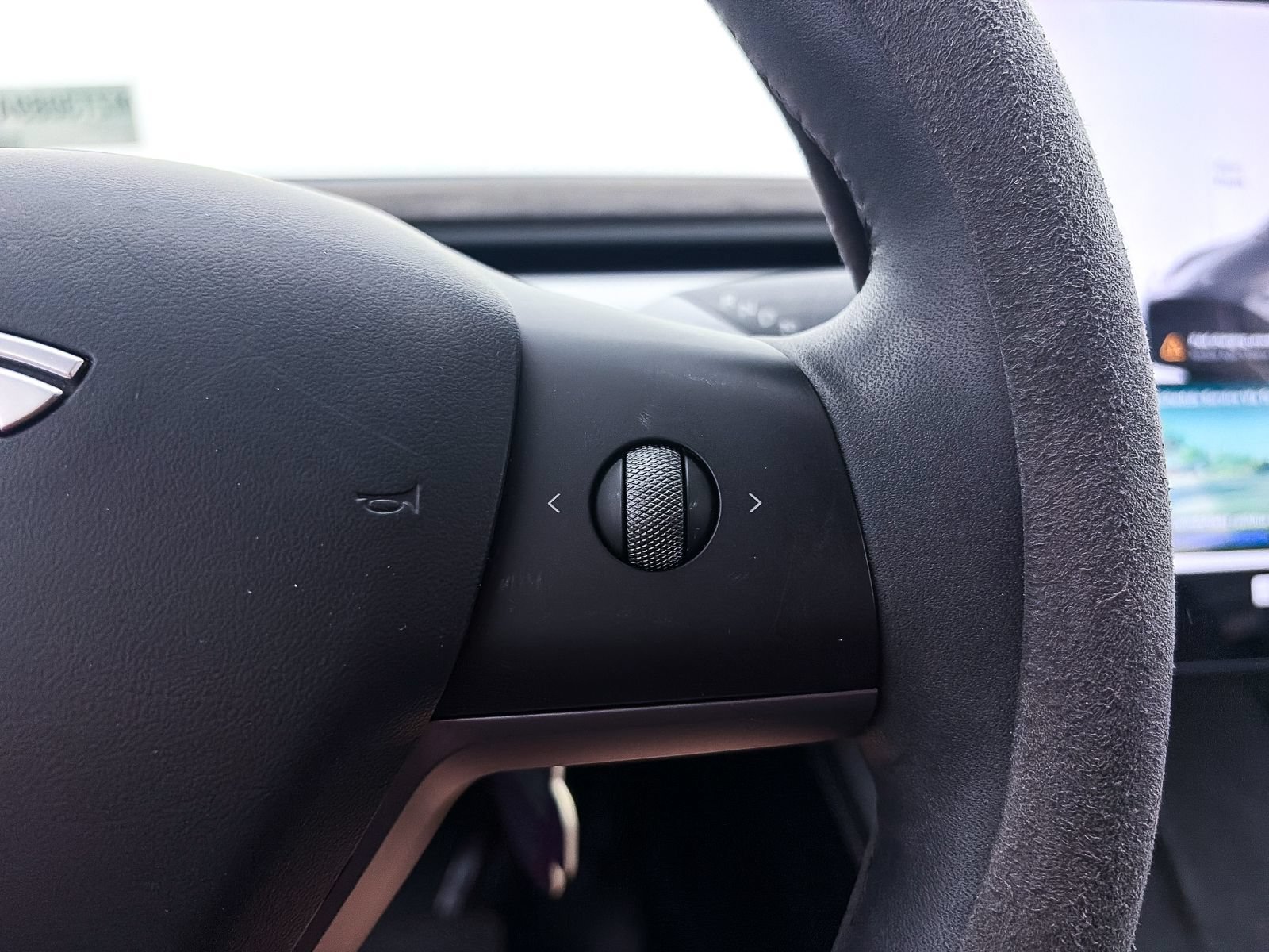 Used 2025 Tesla Model Y Long Range RWD image 30