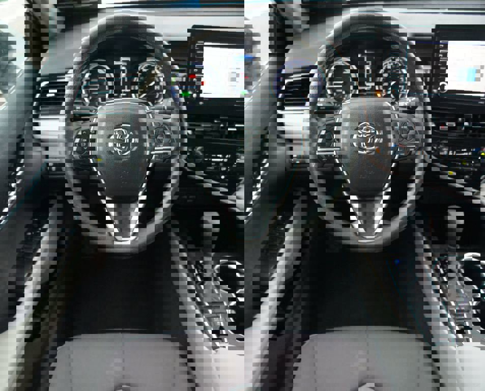 Used 2024 Toyota Camry LE FWD image 5
