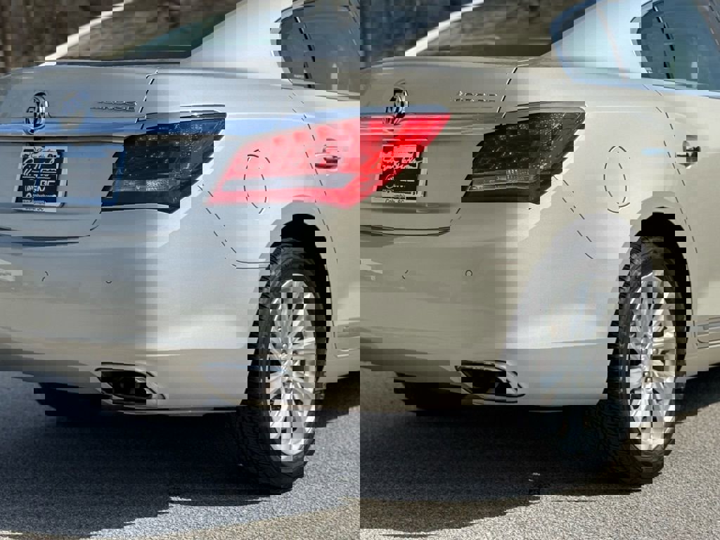 Used 2014 Buick LaCrosse Leather image 19