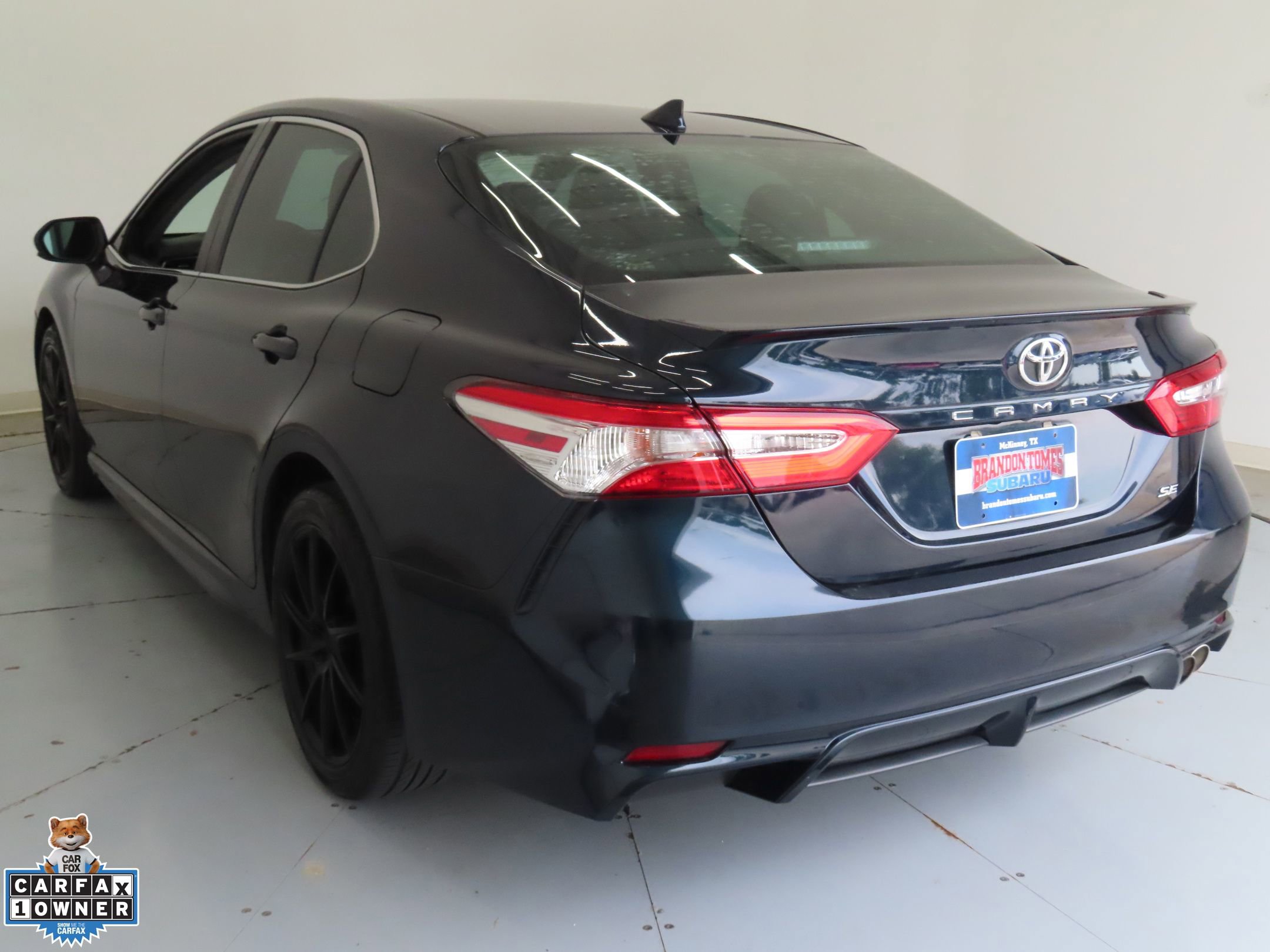 Used 2020 Toyota Camry SE FWD image 6