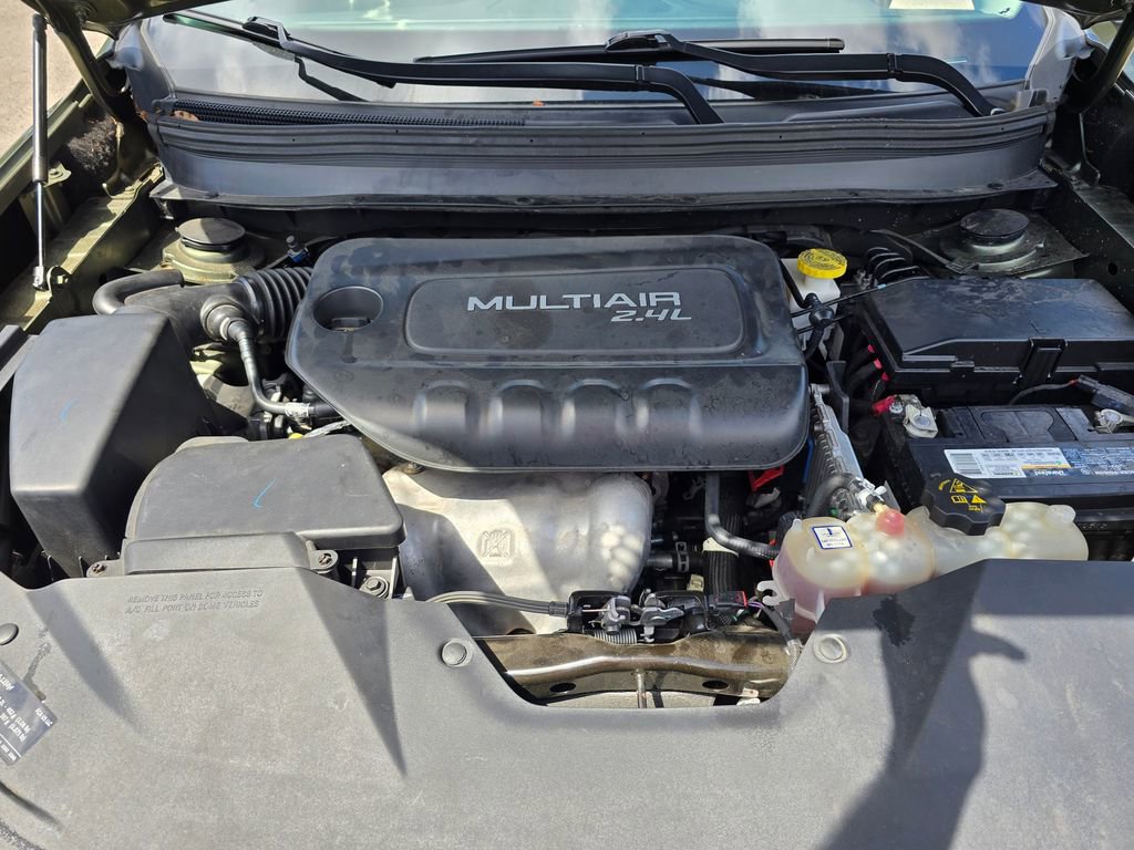 Certified 2019 Jeep Cherokee Latitude w/ Popular Appearance Group image 12