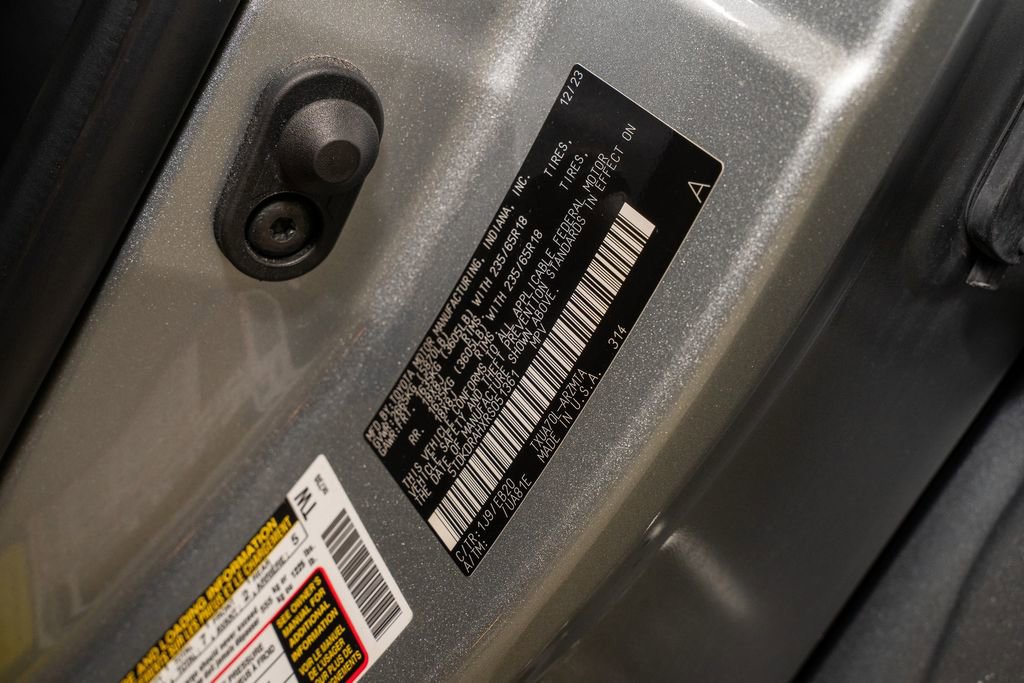 Used 2024 Toyota Highlander XLE image 23