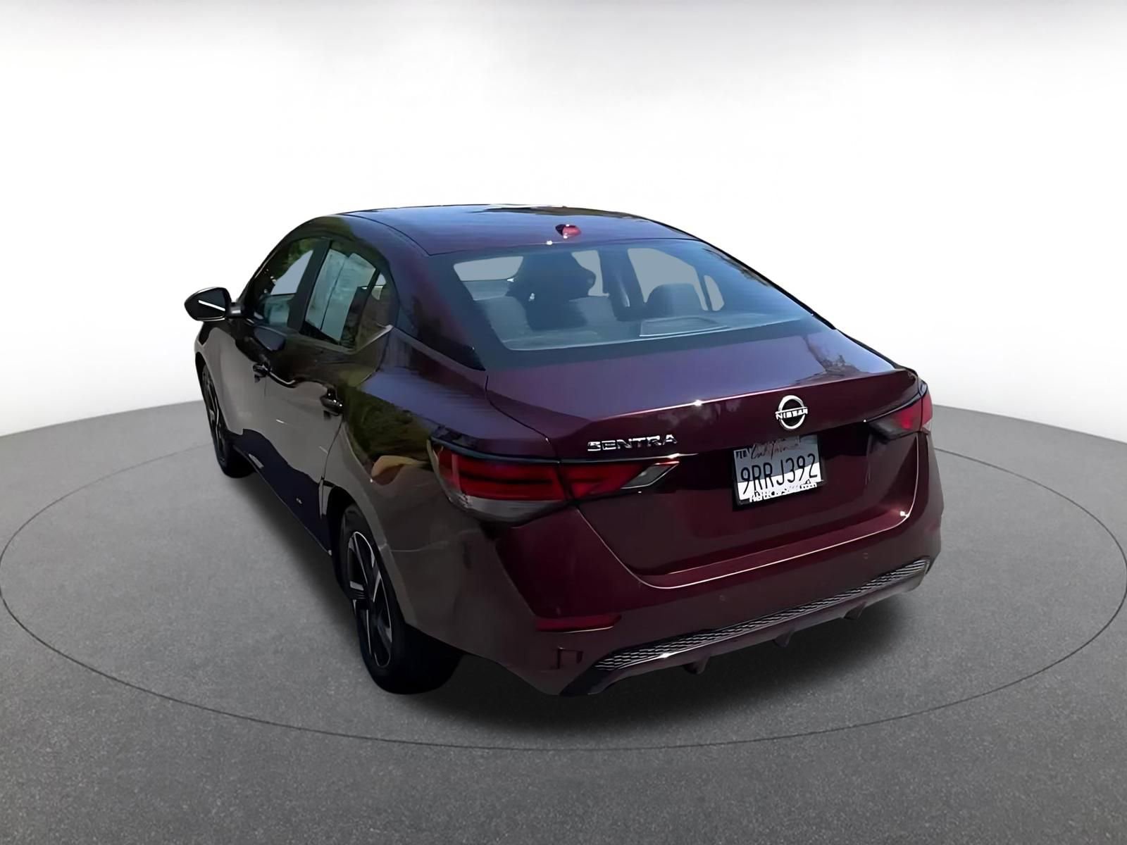 Used 2025 Nissan Sentra SV FWD image 10