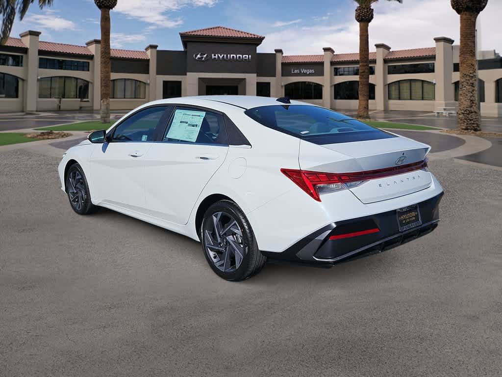 Used 2025 Hyundai Elantra SEL w/ Cargo Package FWD image 6