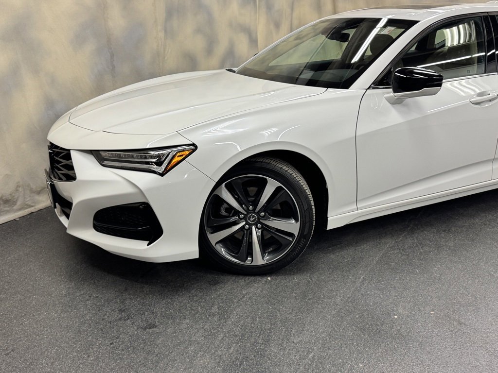 Used 2025 Acura TLX w/ Technology Package image 2