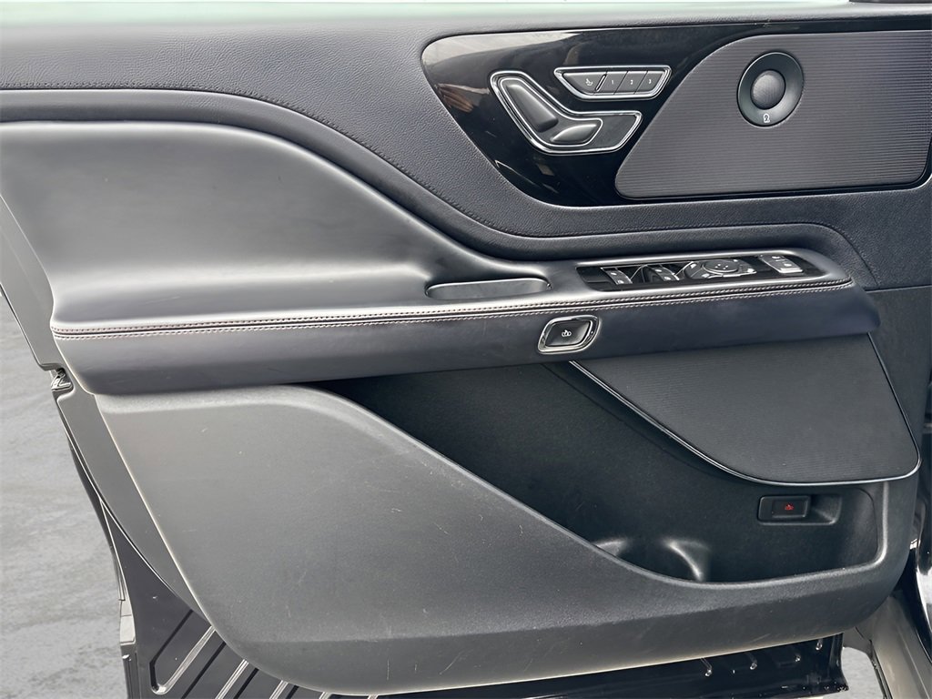 Used 2020 Lincoln Aviator Reserve w/ Elements Package Plus image 27