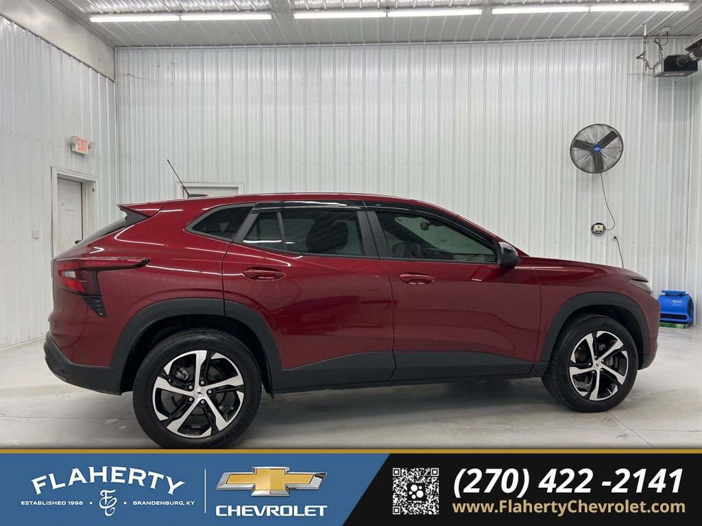 Used 2024 Chevrolet Trax RS w/ Driver Confidence Package FWD image 2