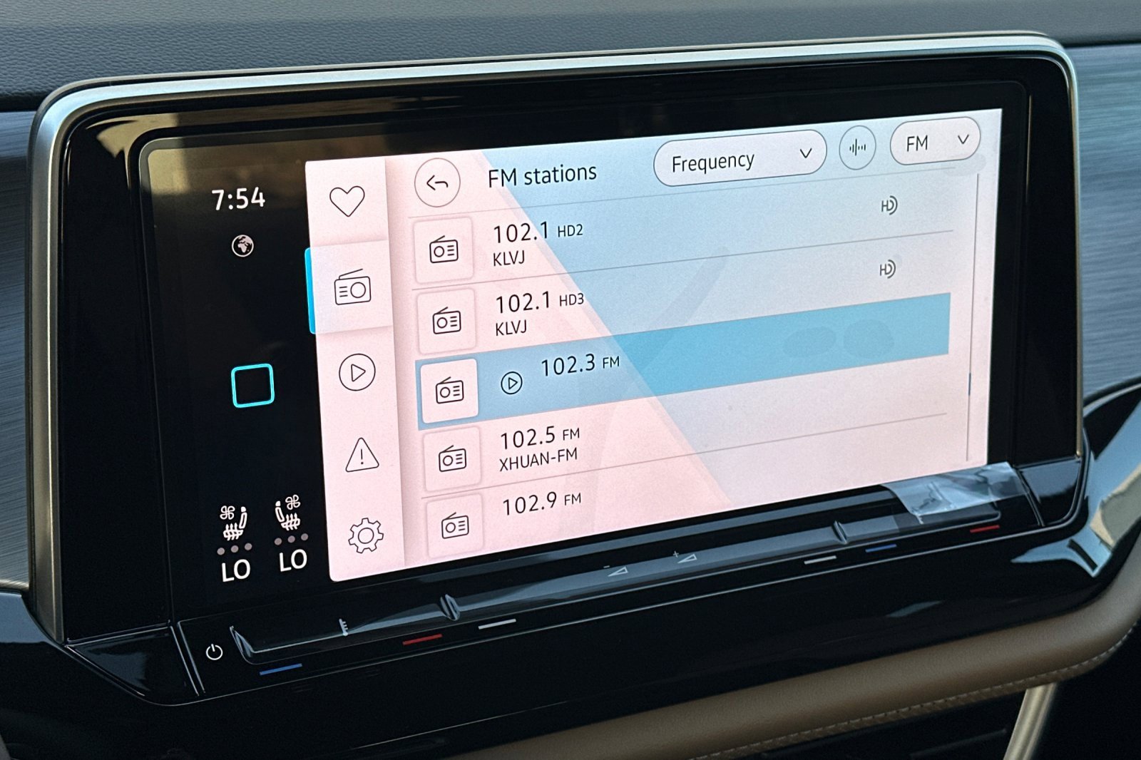 New 2026 Volkswagen Atlas Cross Sport SE image 16