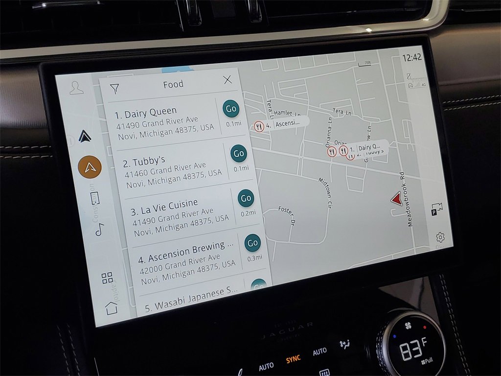 Used 2025 Jaguar F-PACE R-Dynamic S image 21