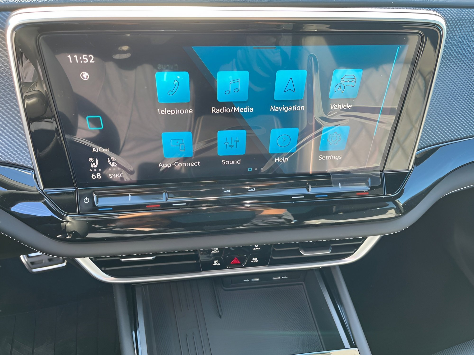 New 2026 Volkswagen Atlas Cross Sport SEL Premium R-Line image 17