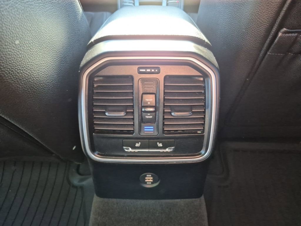 Used 2018 Porsche Macan Sport Edition image 21