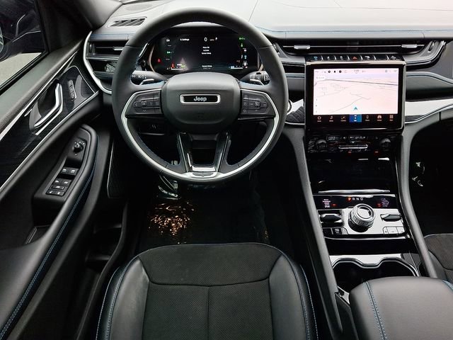 Used 2022 Jeep Grand Cherokee Trailhawk w/ Luxury Tech Group III image 11