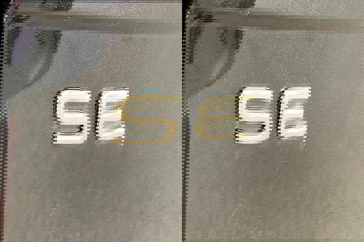 Used 2024 Volkswagen Tiguan SE image 9