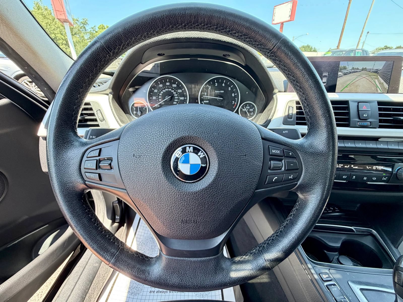 Used 2018 BMW 320i xDrive Sedan w/ Convenience Package AWD/4WD image 32