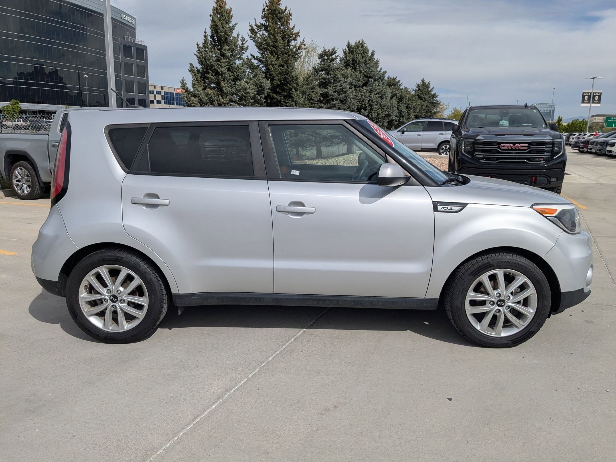 Used 2019 Kia Soul + image 6