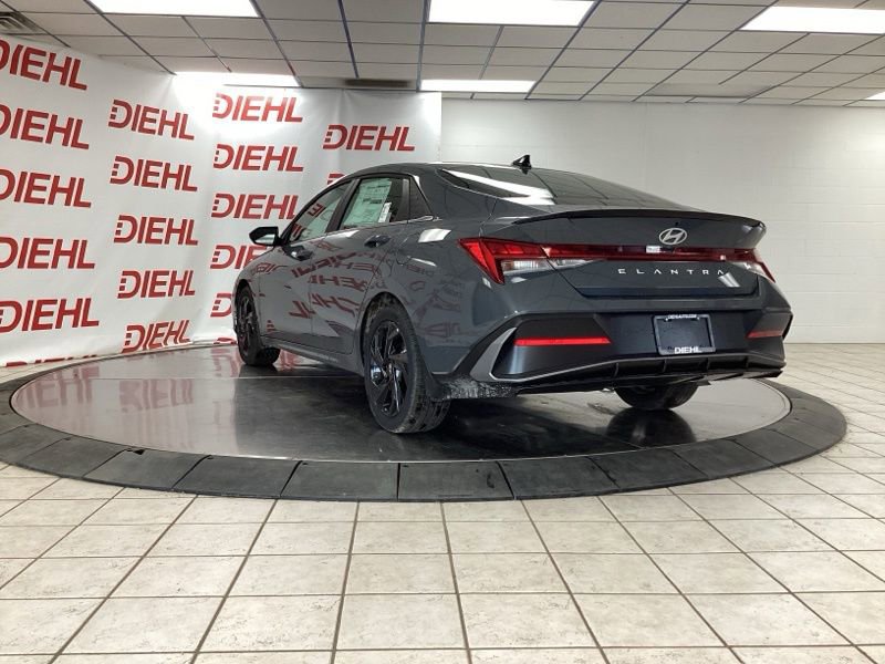 New 2026 Hyundai Elantra SEL Sport Premium FWD image 5