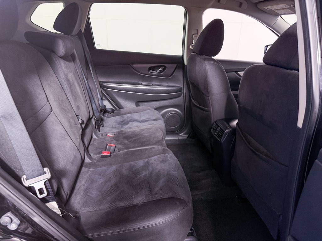 Used 2015 Nissan Rogue SV FWD image 25