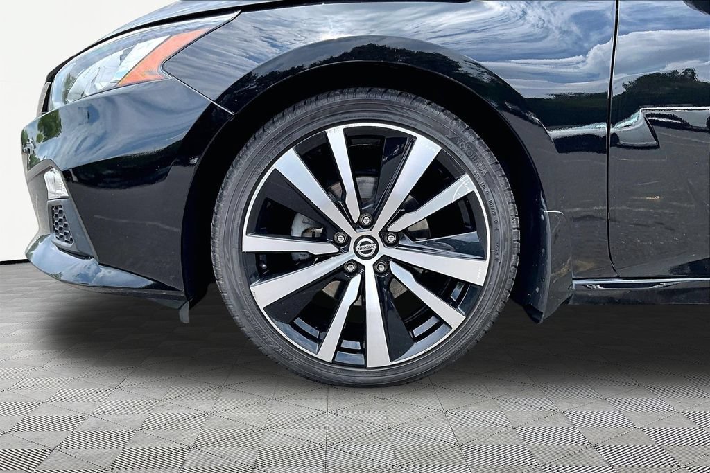 Used 2020 Nissan Altima 2.5 SR w/ Premium Package FWD image 24